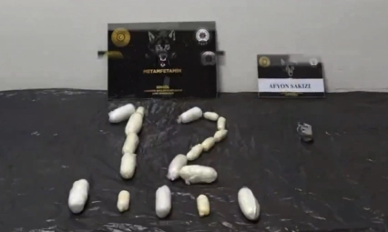 Kapsül halinde 88 parça uyuşturucu yutan şüpheliler tutuklandı