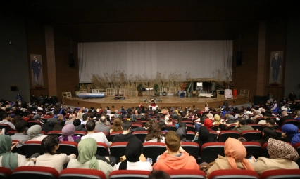 Muş'ta 5 günde yaklaşık 10 bin kişi tiyatroyla buluşturuldu