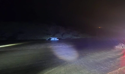 Suya gömülen araçta 1 kişi yaralandı