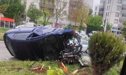 Yıldıztepe Mahallesi'nde Trafik Kazası: 2 Kişi Yaralandı