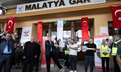 Turistik Diyarbakır Ekspresi Malatya'da mola verdi