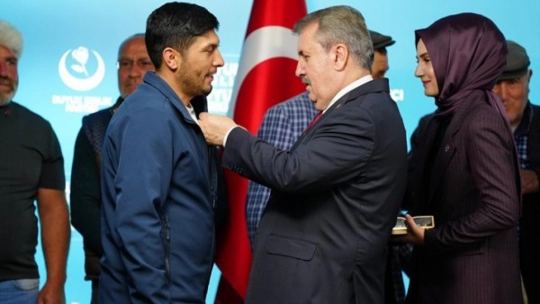 Demirci'den 917 Kişi Büyük Birlik Partisine Resmen Katıldı