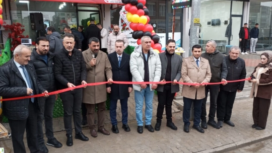 Tecde'de yeni lezzet durağı: Pizza10-da kapılarını açtı