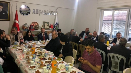 Akçadağ Dayanışma Derneği İftar Programı Düzenledi