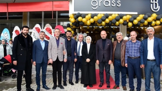 GRASS Ebu Bayan Giyim Mağazası Açıldı