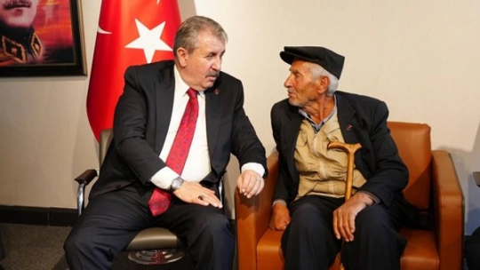 Demirci'den 917 Kişi Büyük Birlik Partisine Resmen Katıldı