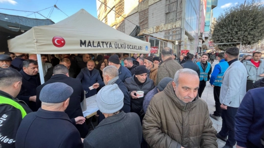 Ülkü Ocakları'ndan Miraç Kandili'nde Aşure İkramı