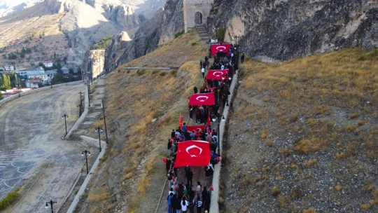 Darende'de ve Kale'de Cumhuriyet'in 100. yılı kutlanıyor