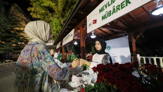 Mevlid Kandili Coşkusu: Camiler Dolup Taştı