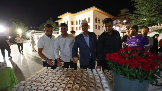 Mevlid Kandili Coşkusu: Camiler Dolup Taştı