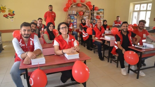 Gönüllüler Duvarları Boyadı, Sınıfları Rengarenk Yaptı