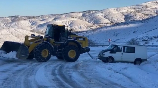 Malatya'da kar nedeniyle kapanan 107 mahallenin yolu ulaşıma açıldı