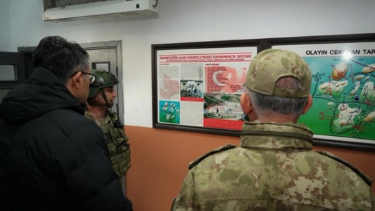 Sınır Hattında İnceleme: Çelik ve Topaloğlu Askerlere Başarı Diledi