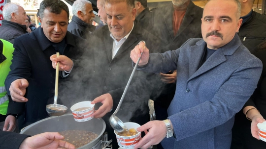 Ülkü Ocakları'ndan Miraç Kandili'nde Aşure İkramı