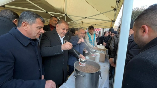 Ülkü Ocakları'ndan Miraç Kandili'nde Aşure İkramı