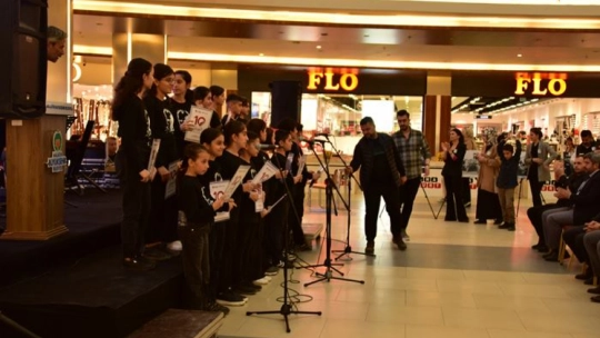 Semt Konaklarından Anlamlı Program