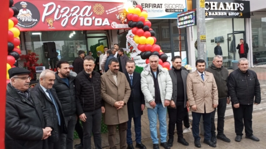 Tecde'de yeni lezzet durağı: Pizza10-da kapılarını açtı