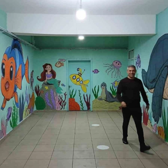 Besni'de öğretmenler okulu sanat galerisine dönüştürdü