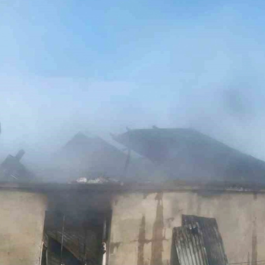 Çaldıran'da ev yangını