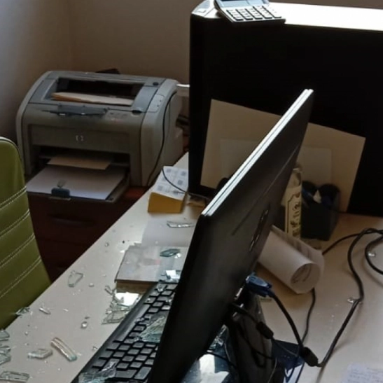 Aile sağlığı merkezine taşlı saldırı, doktora tehdit