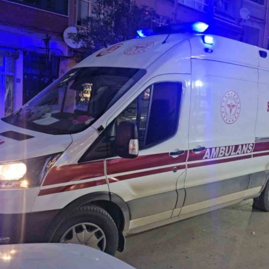 Elazığ'da motosiklet yayaya çarptı: 2 yaralı