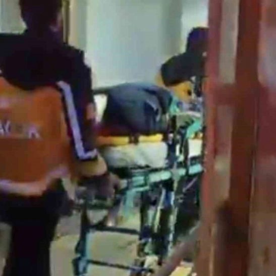 Kamyonet şarampole yuvarlandı: 5 yaralı