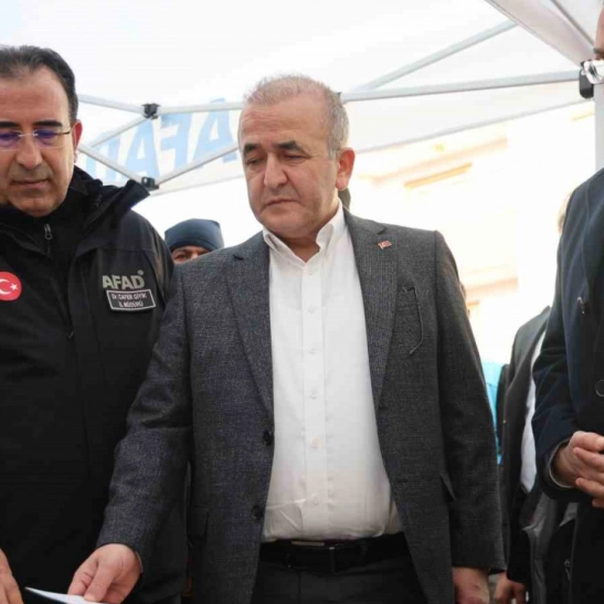 Vali Hatipoğlu: 'Arama ve tarama faaliyetleri geniş bir alan içerisinde devam ediyor'