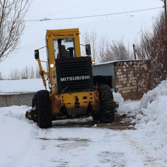Van'da 76 yerleşim yerinin yolu kapalı