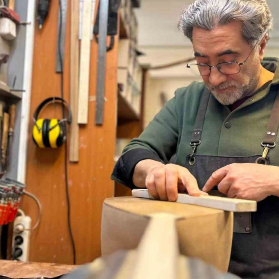 Van'da el emeğiyle üretilen bağlamalar birçok ülkeye gönderiliyor