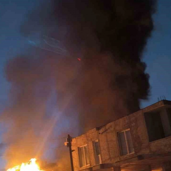 Van'da iş yerinde yangın paniği