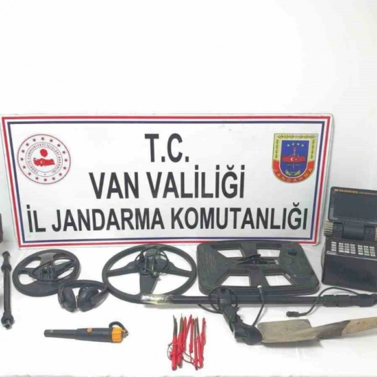 Van'da kaçak kazı yapan 3 kişi yakalandı