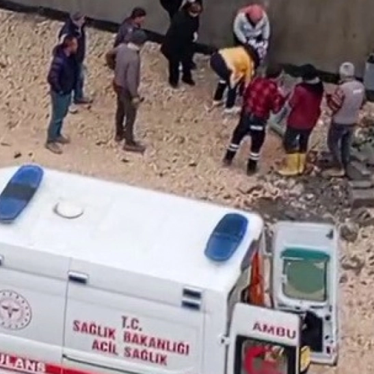 Yüksekten düşen inşaat işçisi yaralandı