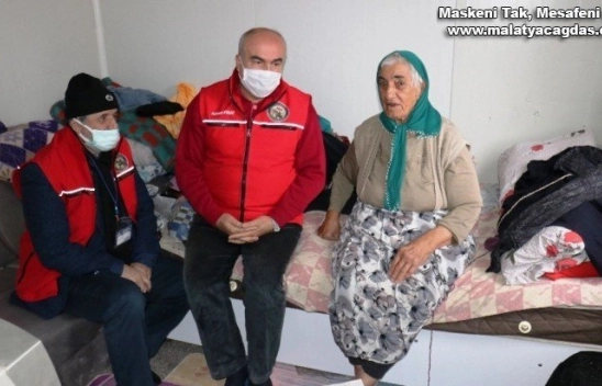 Vefa'lı görevliler yaşlıların umudu oluyor