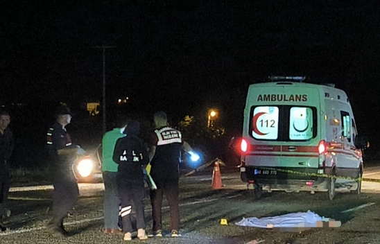 2 ayrı aracın çarptığı yaya hayatını kaybetti