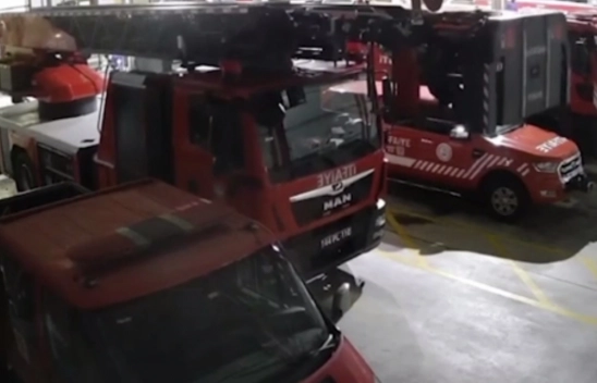 6 Şubat'ta yaşanan deprem anı güvenlik kamerasında