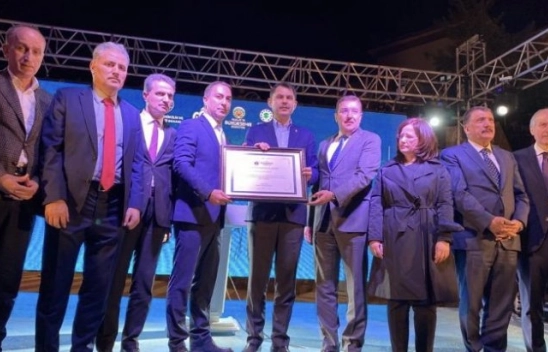 Bakan Kurum'a Başkan Bay Tarafından Hemşerilik Beratı Verildi