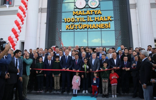 Bakanlar Ersoy ve Bak, Malatya'da kütüphane açılışına katıldı