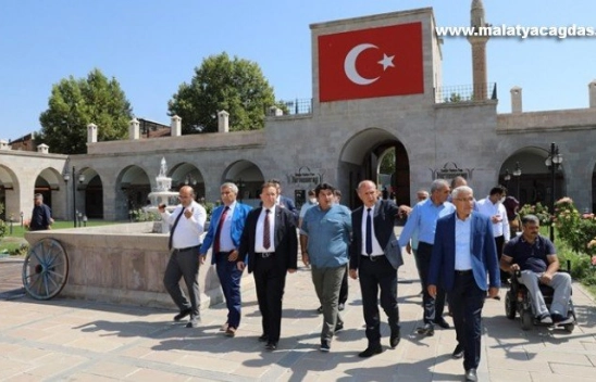 Başkan Güder, Balıkesir'den Gelen Misafirleri Tarihi Mekanlarda Ağırladı