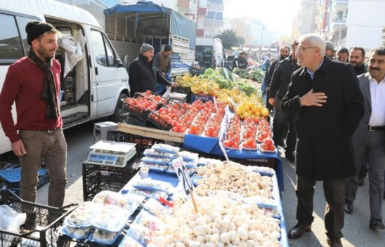 Başkan Güder, pazarcı esnafının taleplerini dinledi
