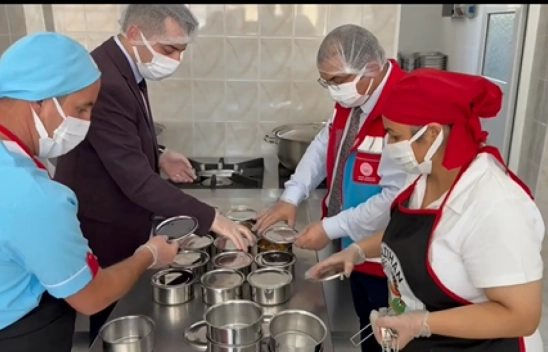 Bir kap sıcak yemek Yazıhan'da sofraları buluşturuyor