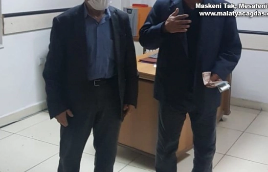 Bulduğu parayı sahibine teslim etti