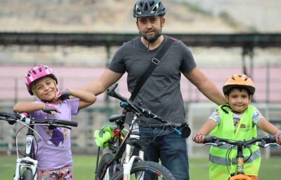 Çocuklar bisiklet ve motosiklette kask takmanın önemini kliple anlattı