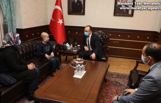 Cumhurbaşkanı Erdoğan'ın tedavisini üstlendiği Taha'ya doğum günü