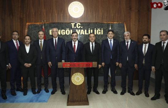 Cumhurbaşkanı Yardımcısı Yılmaz Bingöl Valiliğini ziyaret etti