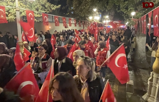 Cumhuriyet'in 100. yılı dolayısıyla fener alayı düzenlendi
