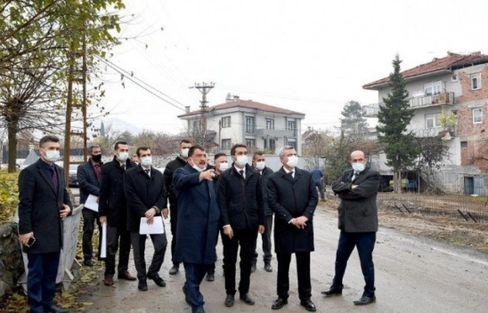 Deprem konutları yollarının yapım çalışmaları devam ediyor