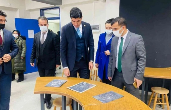 Doğanşehir ortaokulu, kütüphane ve bilim atölyesine kavuştu