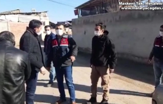 Elazığ'da bazı evler hasar gördü