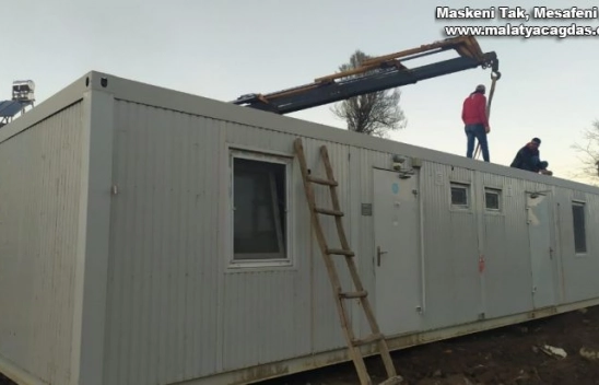 Elazığ'da depremin merkez üssü olan köye konteynerler kuruldu