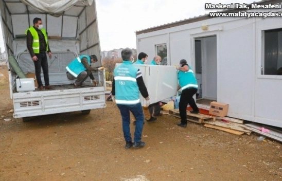 Elazığ'da evi yanan yaşlı çifte destek